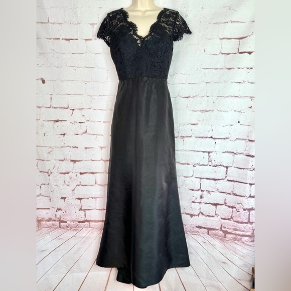 NOIR by Lazaro Black Chantilly Lace Silk Organza Formal Evening Gown Size 12 - Picture 3 of 16